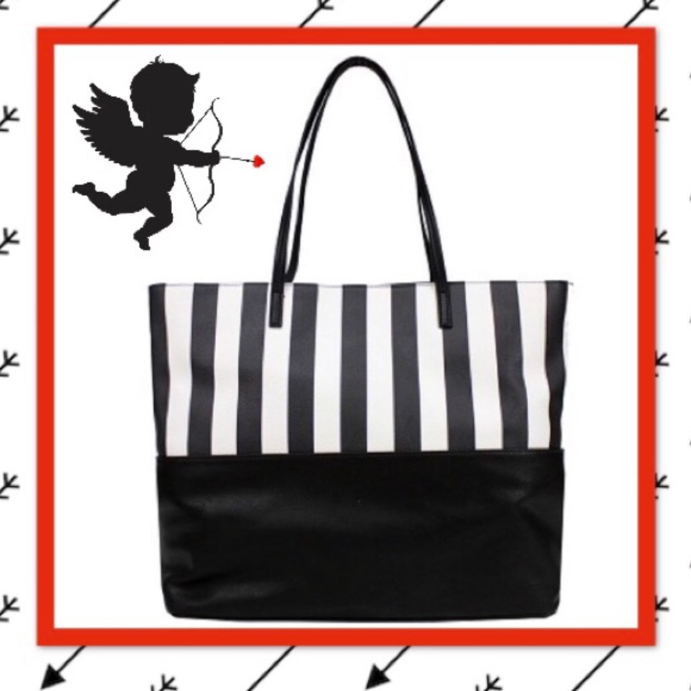 Betsey Johnson 2 in 1 Striped Heart Large Tote ❤️ - Picture 3 of 8
